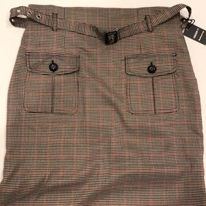 Classy plaid skirt w/ belt, pockets & slit in back